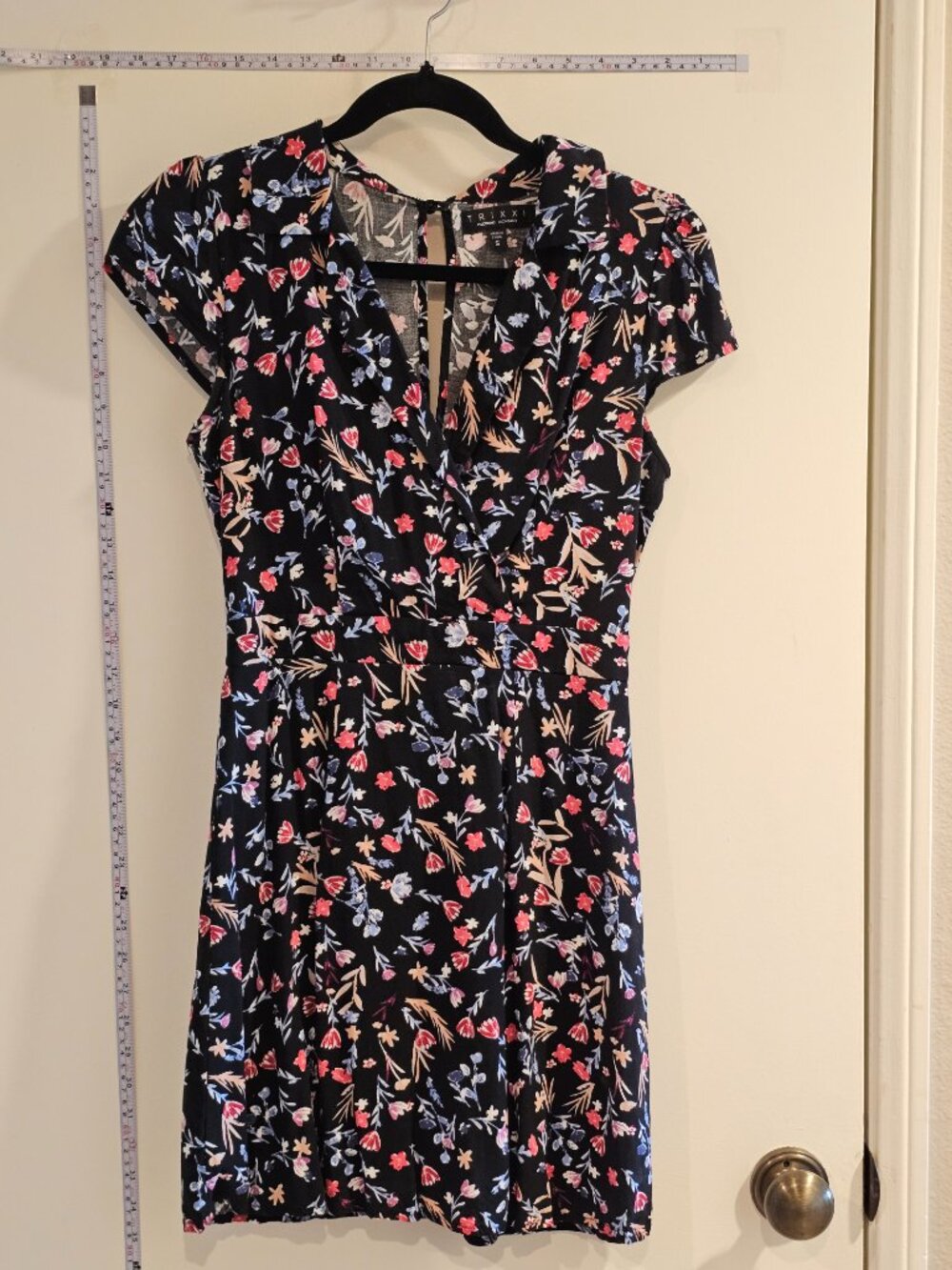 Trixxi ModCloth Black Floral V Neck Mini Dress Size Small - Picture 4 of 5